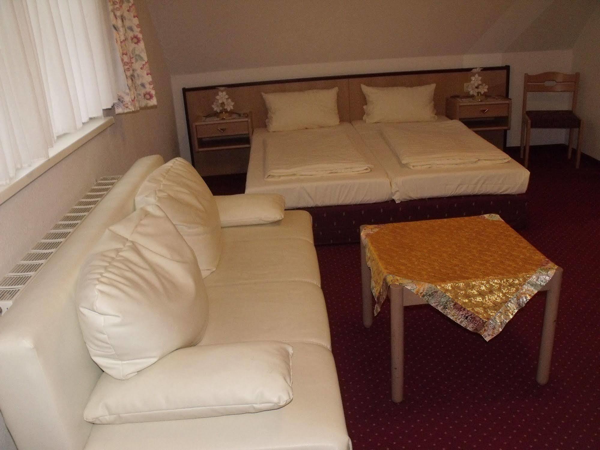 Seehotel Schorfheide Althuttendorf Esterno foto