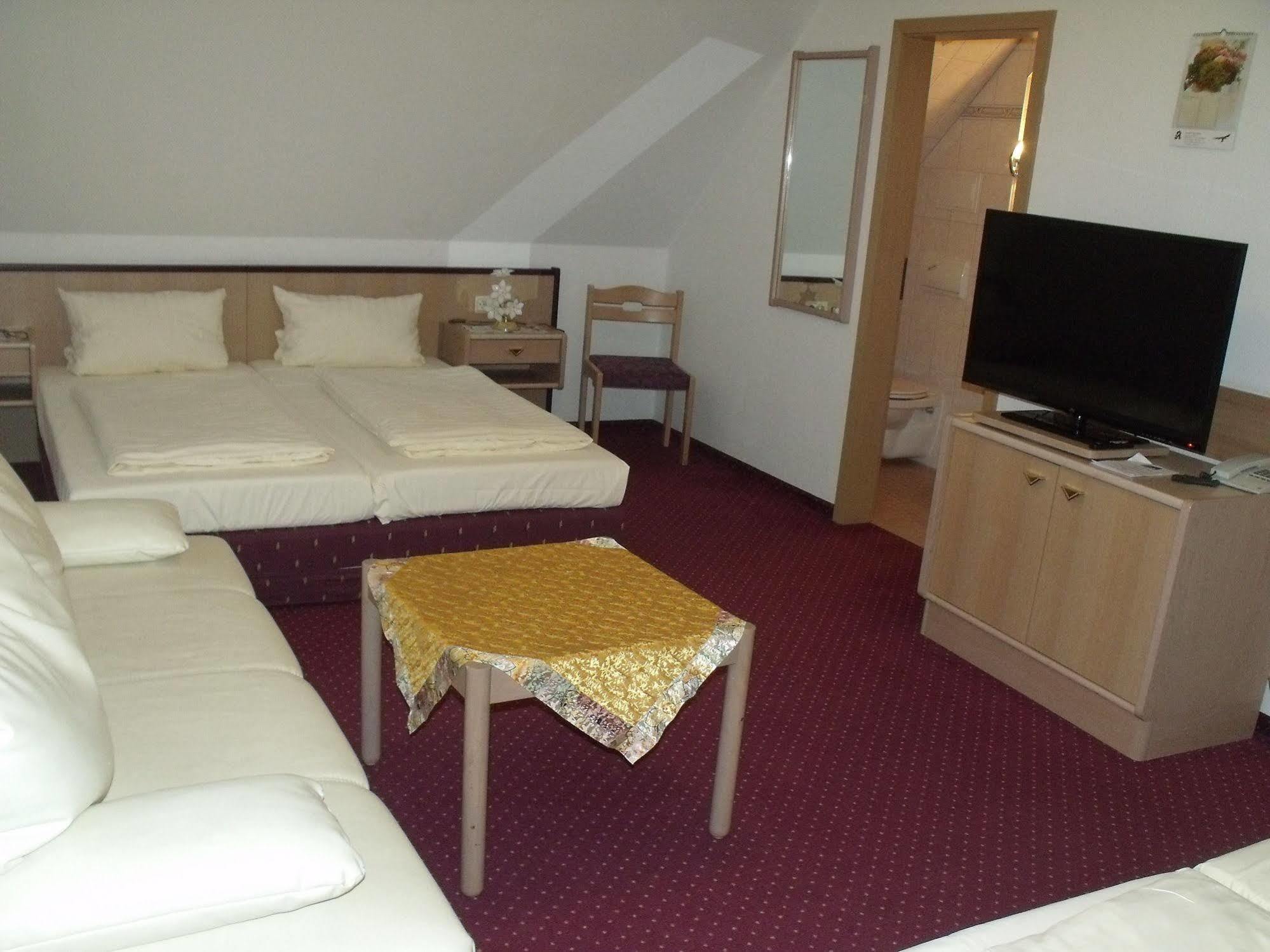 Seehotel Schorfheide Althuttendorf Esterno foto